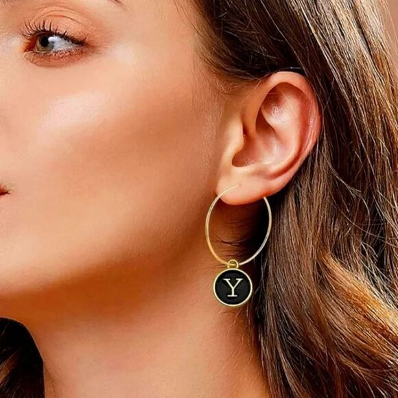 Initial charm Earrings Black and Gold - Picture 2 of 3